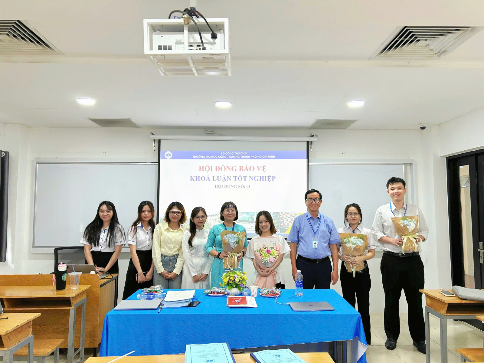 Graduation Thesis Evaluation Committee of the Faculty of Commerce, Class 13, Marketing Specialization